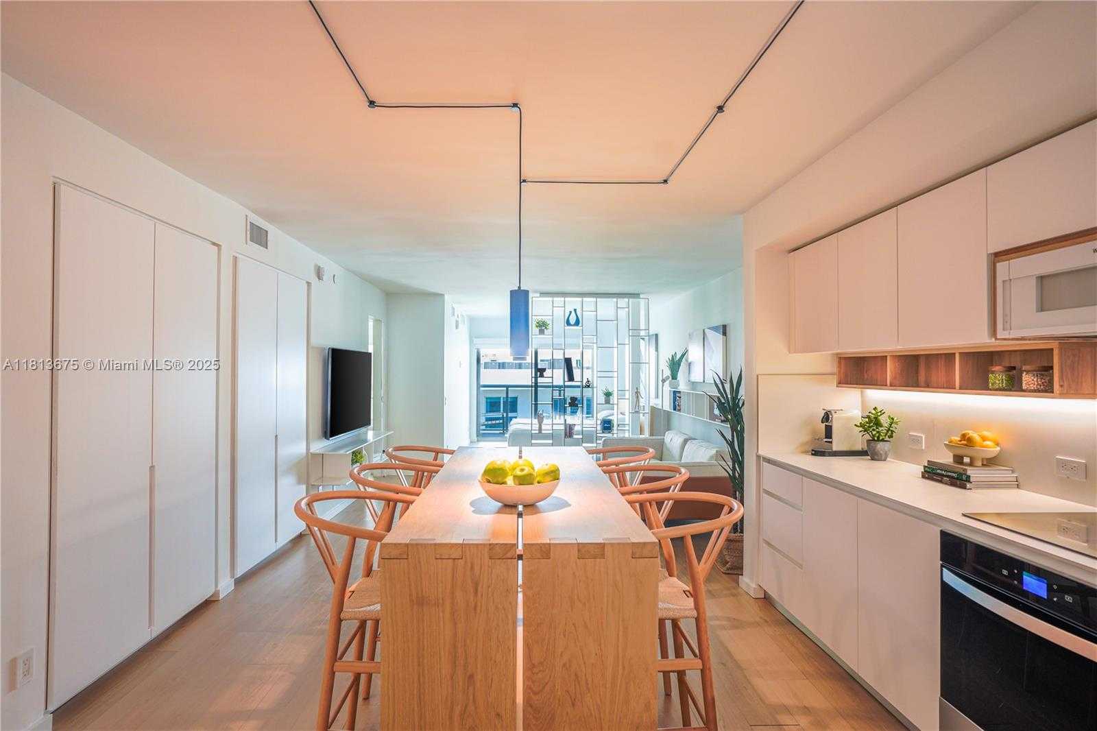 Small Image of 10250 COLLINS AVENUE #211, Bal Harbour Number 1