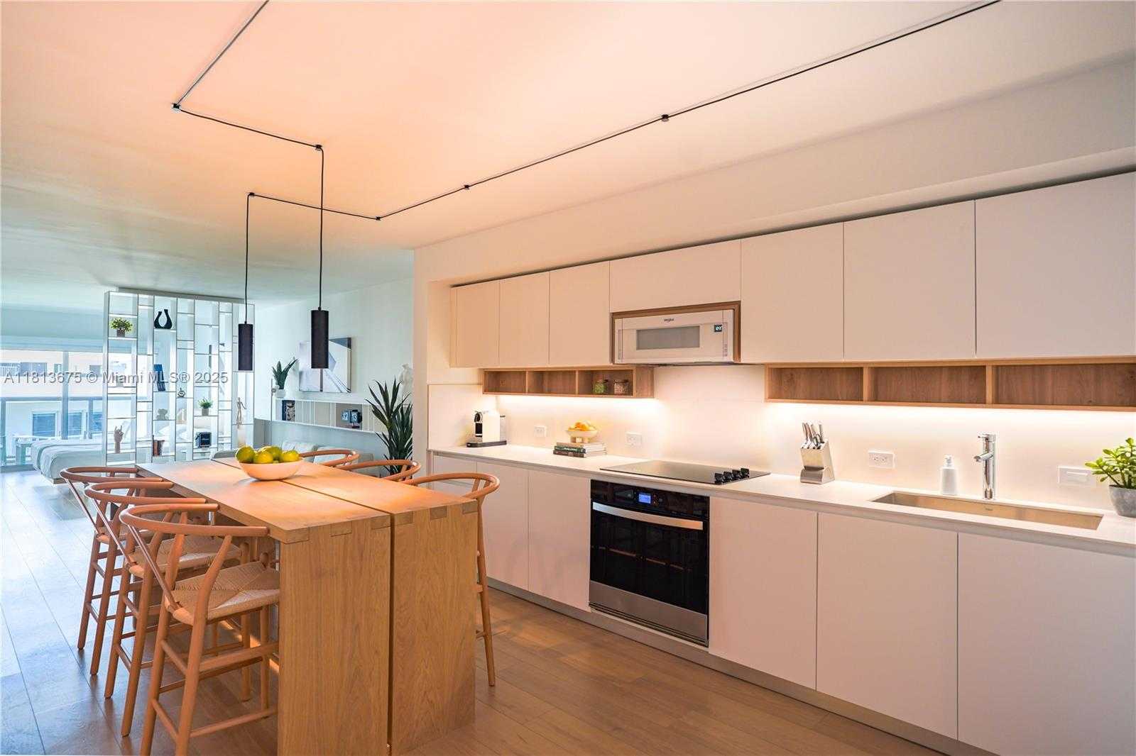 Small Image of 10250 COLLINS AVENUE #211, Bal Harbour Number 2