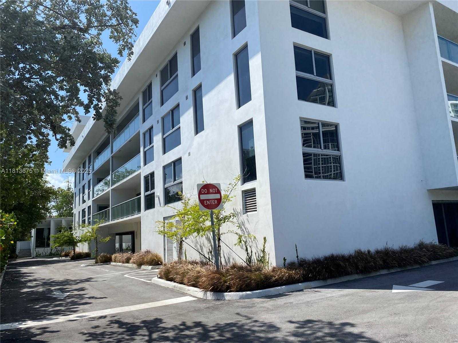 Small Image of 10250 COLLINS AVENUE #211, Bal Harbour Number 24