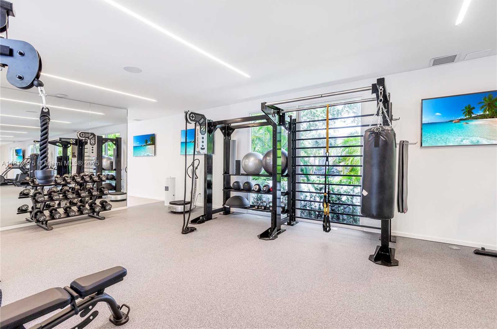 Small Image of 10250 COLLINS AVENUE #211, Bal Harbour Number 27