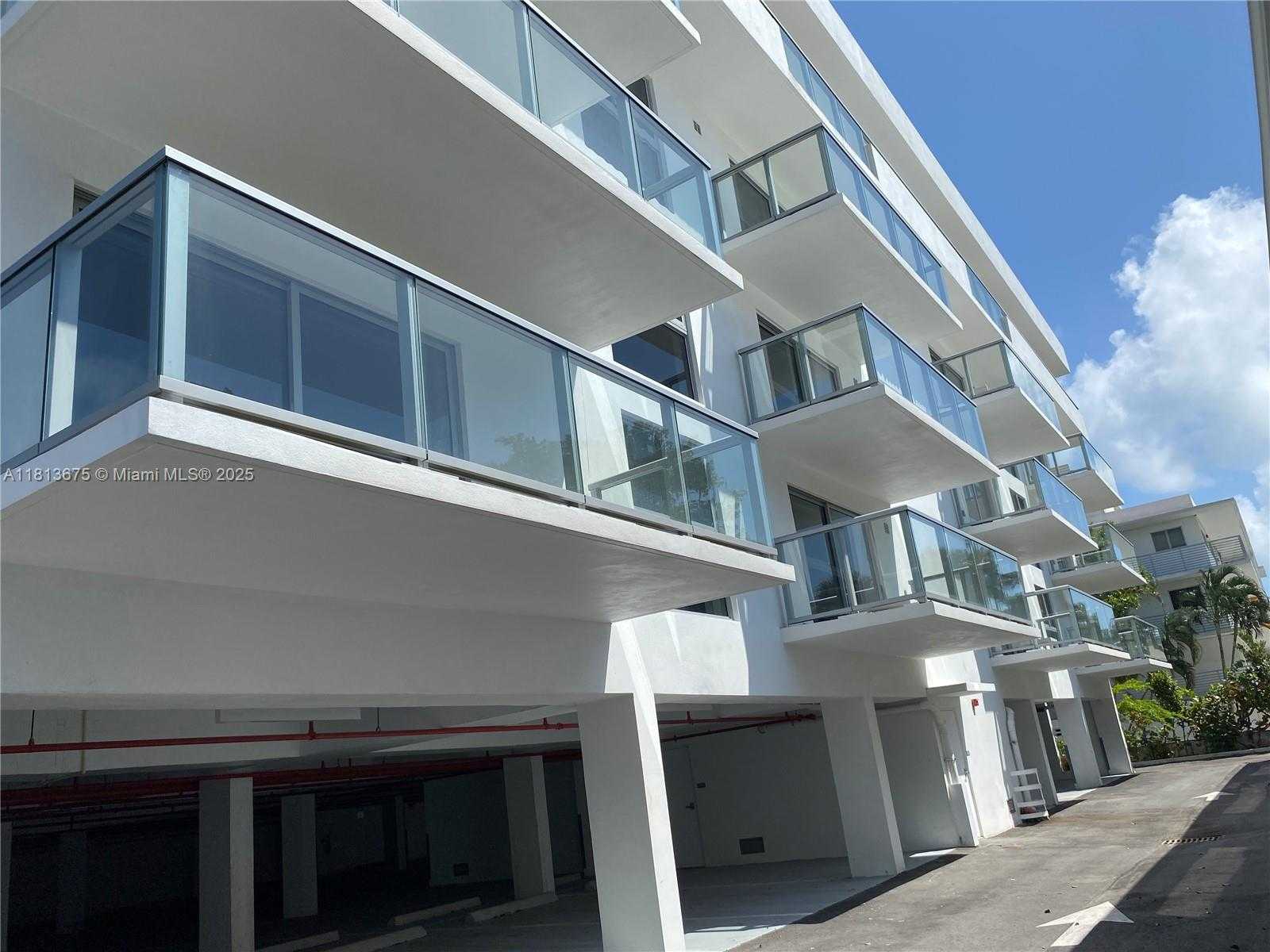 Small Image of 10250 COLLINS AVENUE #211, Bal Harbour Number 28