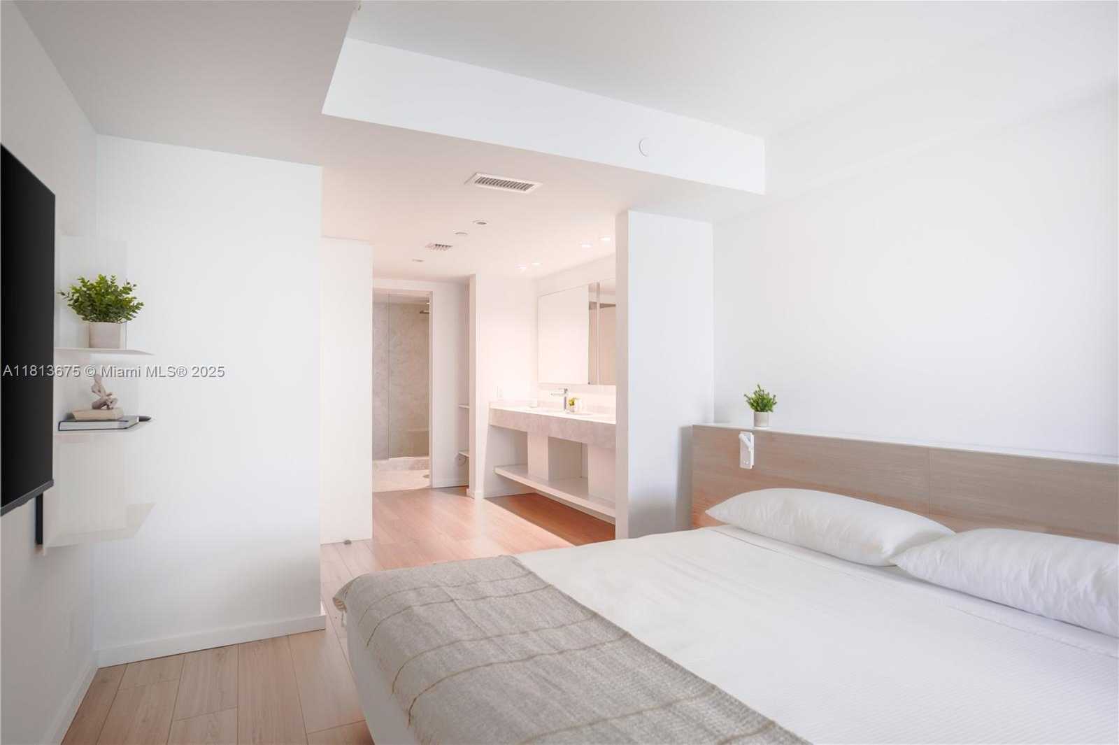 Small Image of 10250 COLLINS AVENUE #211, Bal Harbour Number 8