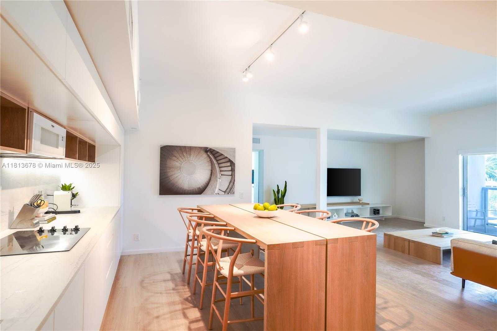 Small Image of 10250 COLLINS AVENUE #212, Bal Harbour Number 1