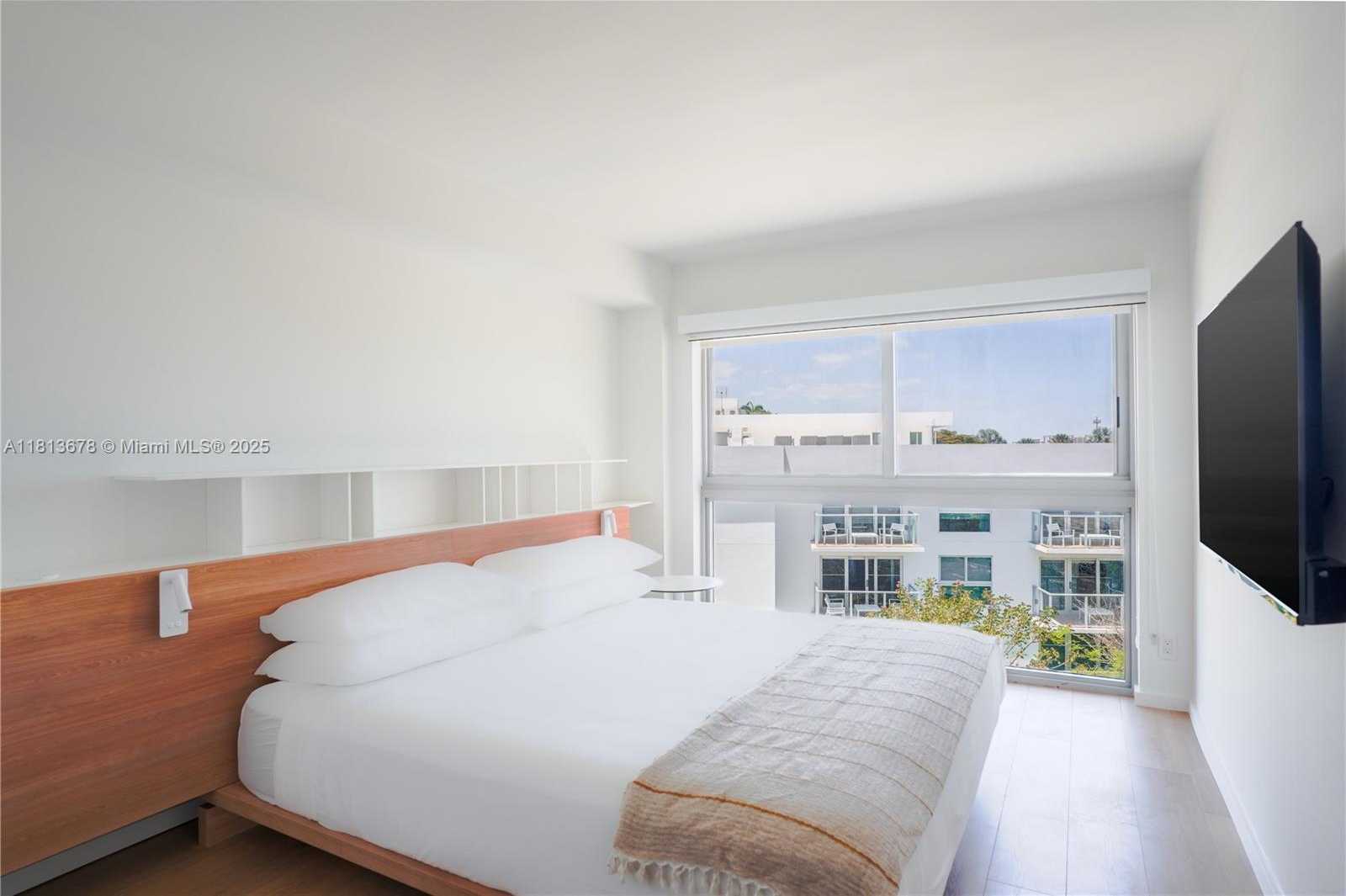 Small Image of 10250 COLLINS AVENUE #212, Bal Harbour Number 14