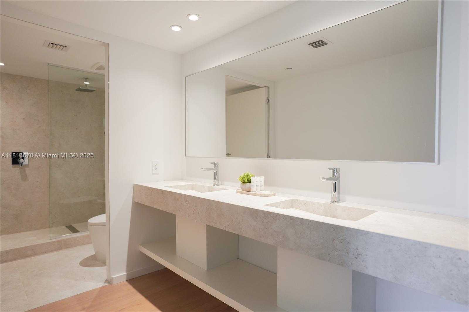 Small Image of 10250 COLLINS AVENUE #212, Bal Harbour Number 16