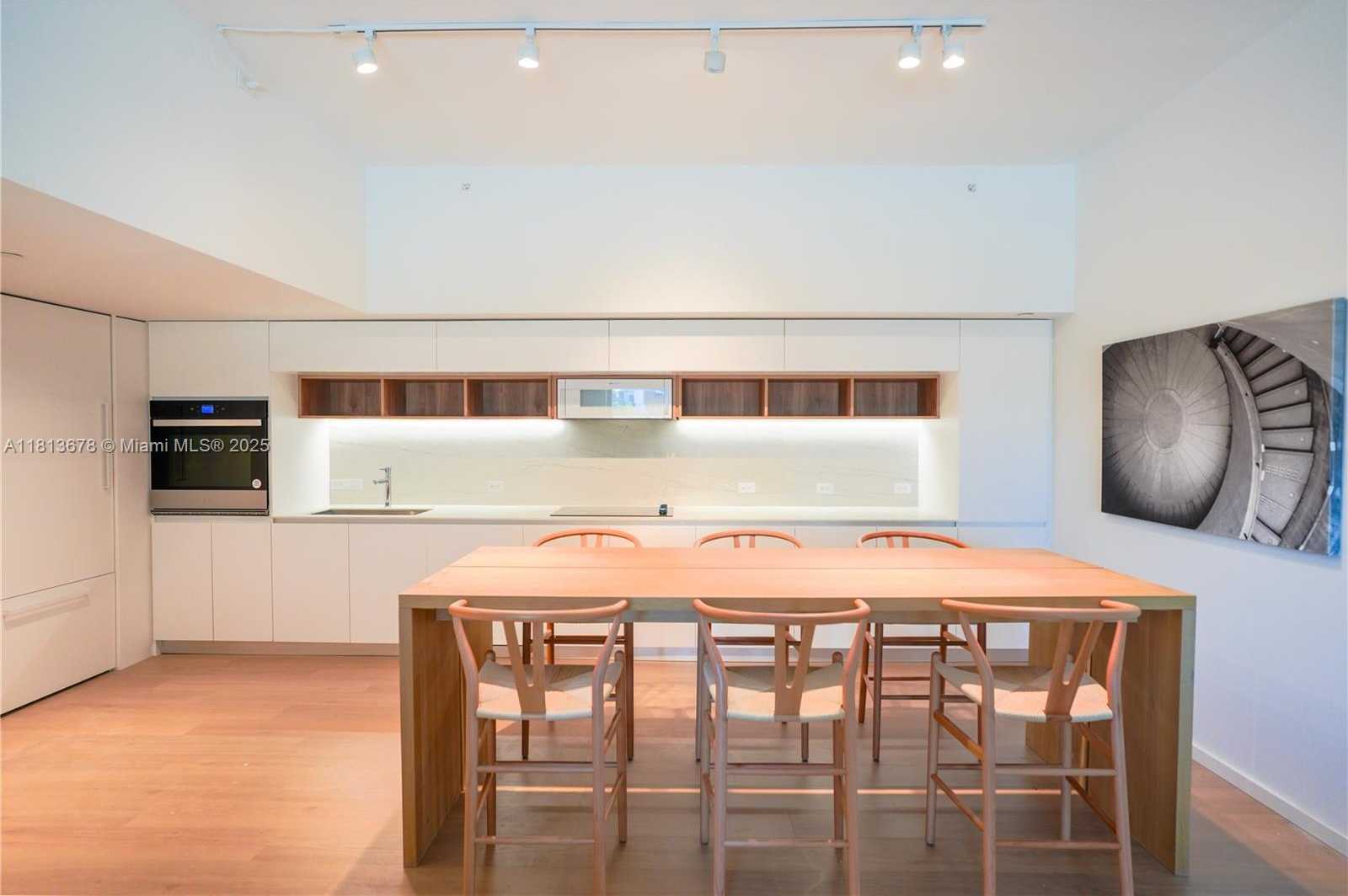 Small Image of 10250 COLLINS AVENUE #212, Bal Harbour Number 2