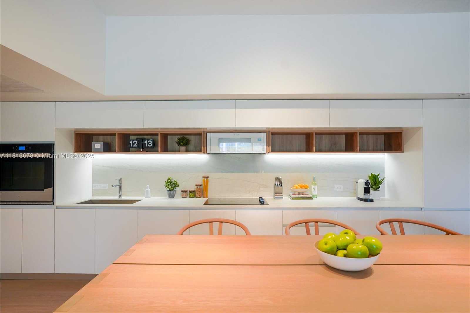 Small Image of 10250 COLLINS AVENUE #212, Bal Harbour Number 5