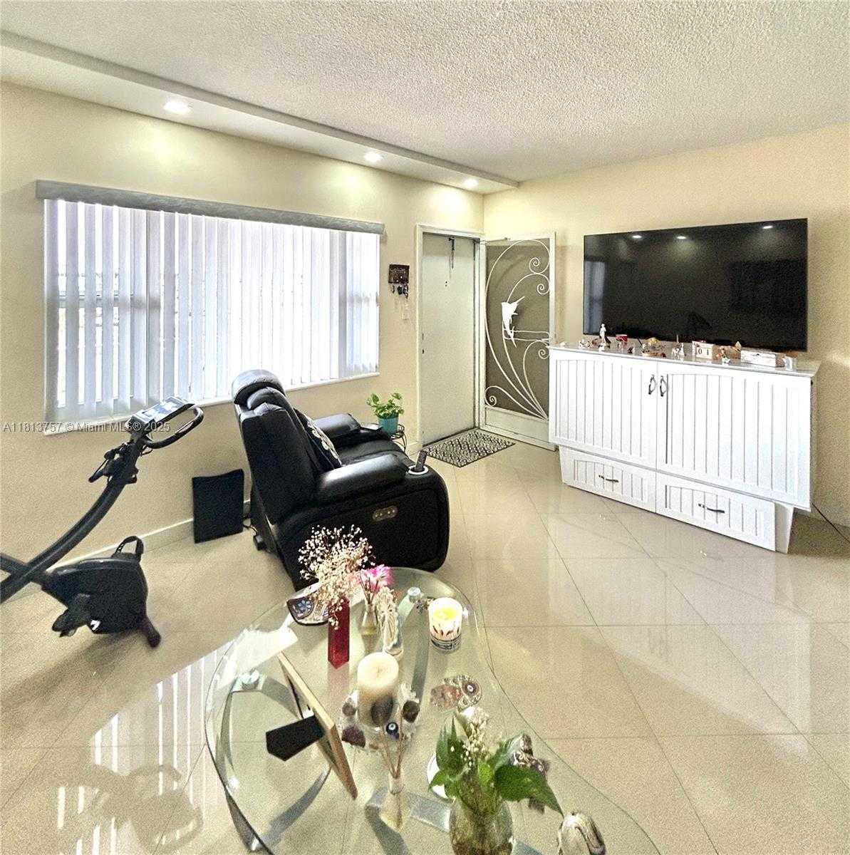 Small Image of 3200 NORTH EAST 7TH CT #306C, Pompano Beach Number 3