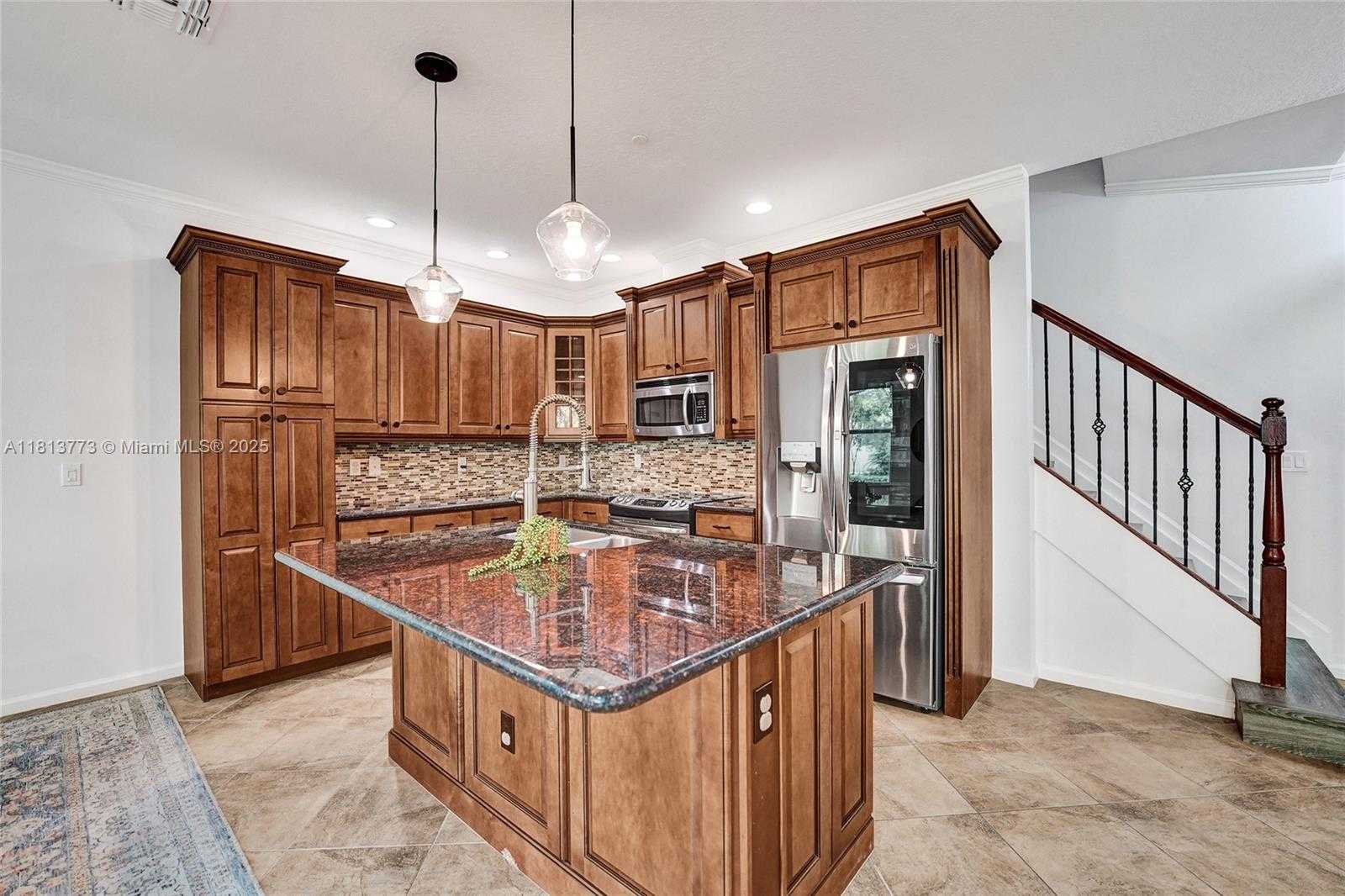Small Image of 4284 Cascada Cir, Hollywood, FL 33024, USA Number 17