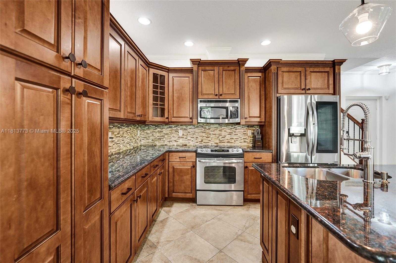 Small Image of 4284 Cascada Cir, Hollywood, FL 33024, USA Number 18
