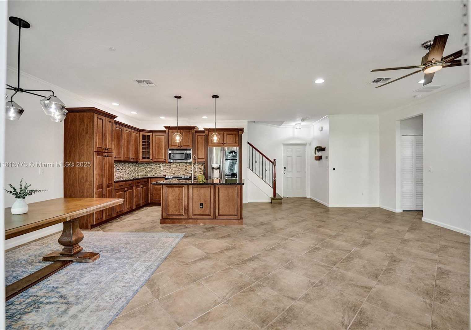 Small Image of 4284 Cascada Cir, Hollywood, FL 33024, USA Number 20