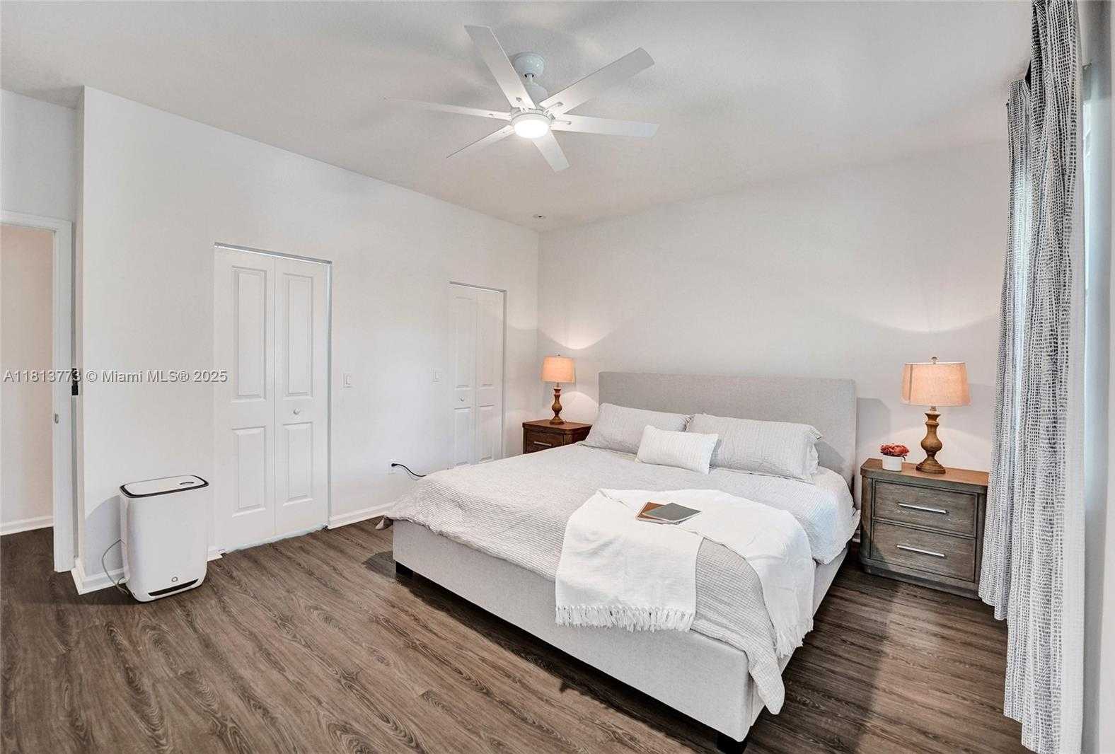 Small Image of 4284 Cascada Cir, Hollywood, FL 33024, USA Number 28