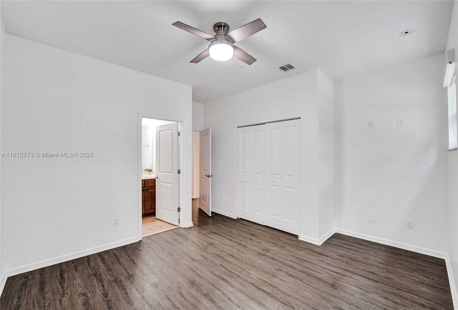 Small Image of 4284 Cascada Cir, Hollywood, FL 33024, USA Number 33