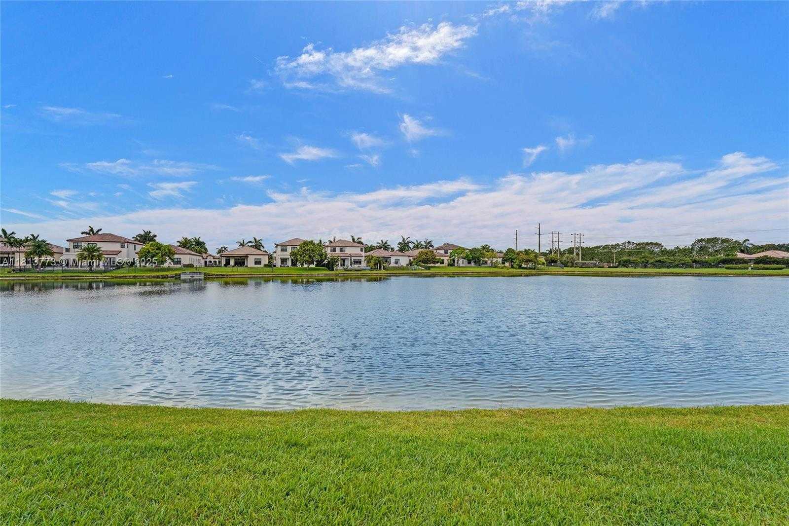 Small Image of 4284 Cascada Cir, Hollywood, FL 33024, USA Number 47