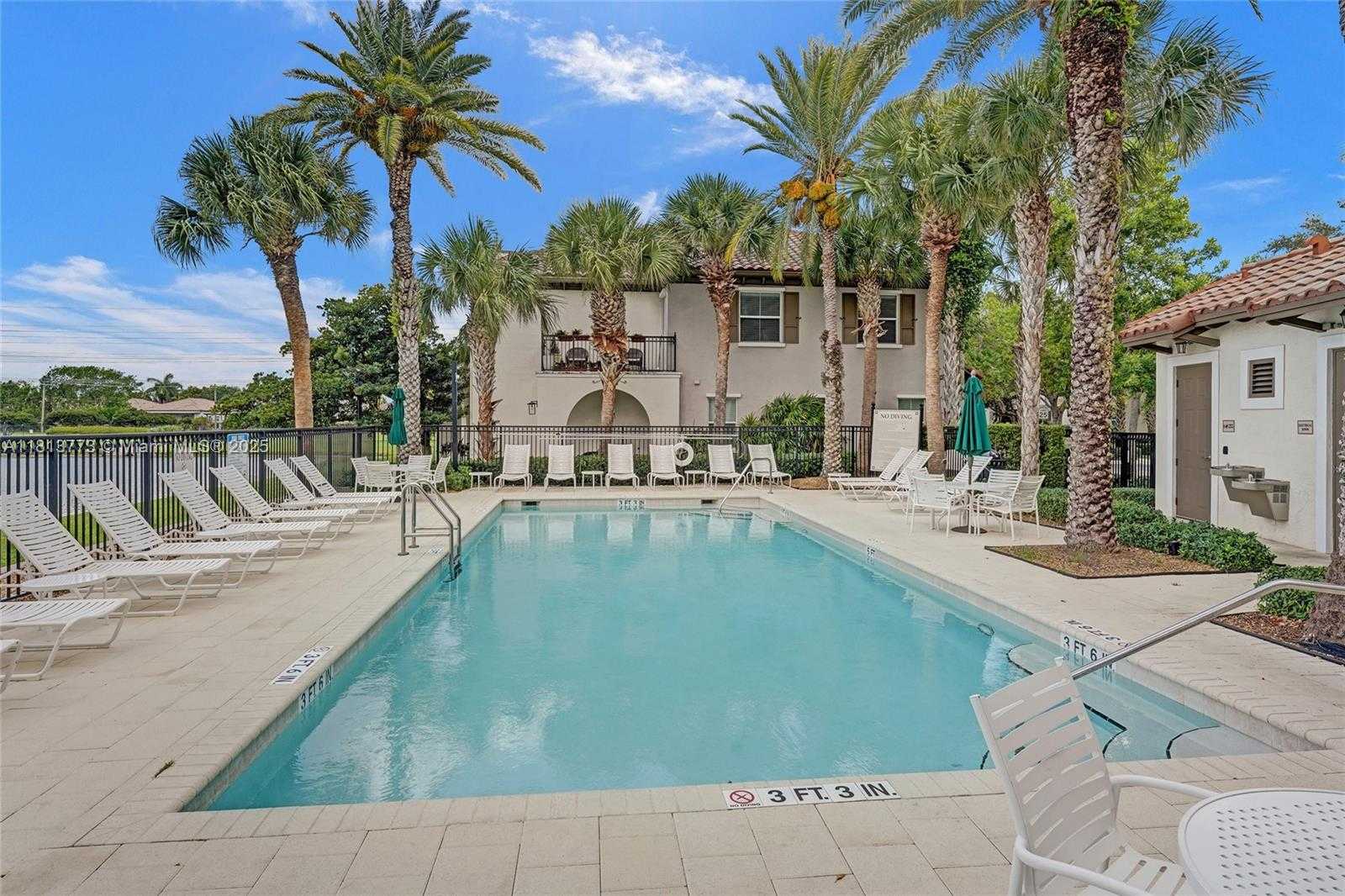 Small Image of 4284 Cascada Cir, Hollywood, FL 33024, USA Number 50