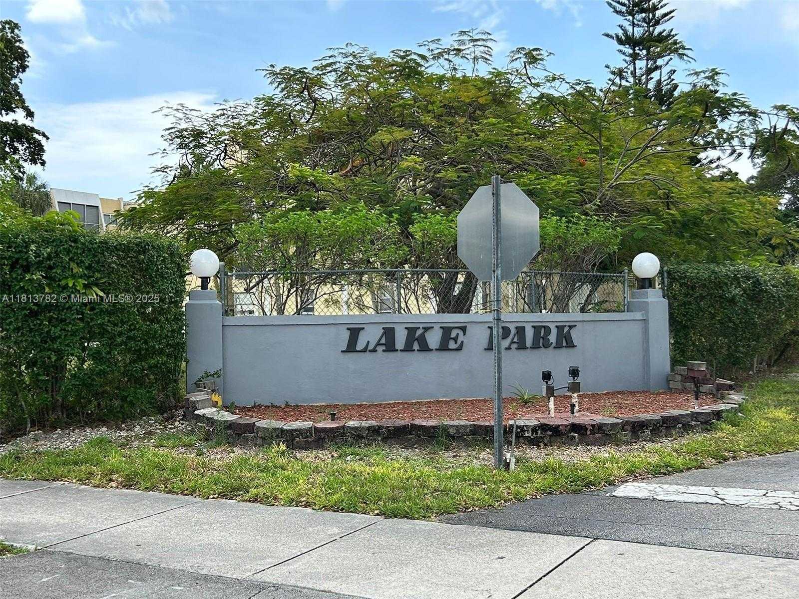 Small Image of 922 NORTH EAST 199TH ST #3D Apt 304, Miami Number 2