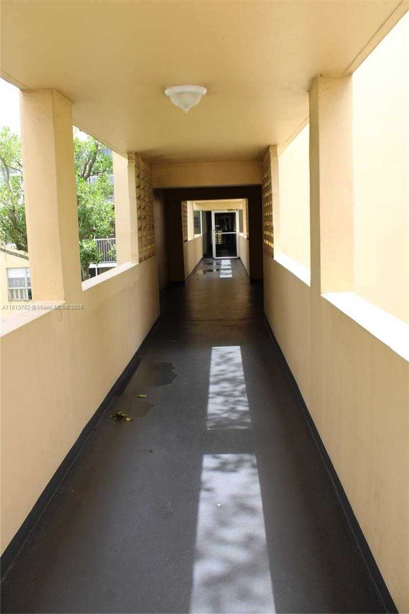 Small Image of 922 NORTH EAST 199TH ST #3D Apt 304, Miami Number 6