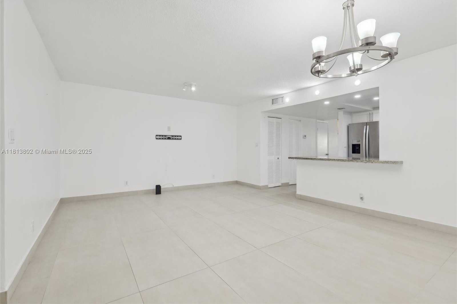 Small Image of 1951 ATLANTIC SHORES BLVD #14, Hallandale Beach Number 13