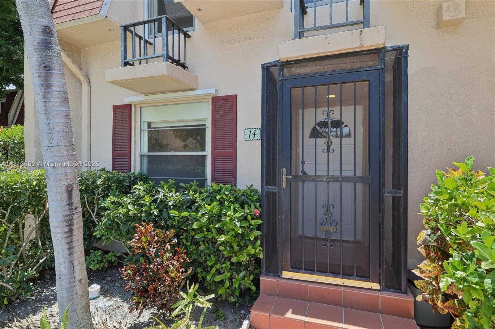 Small Image of 1951 ATLANTIC SHORES BLVD #14, Hallandale Beach Number 4