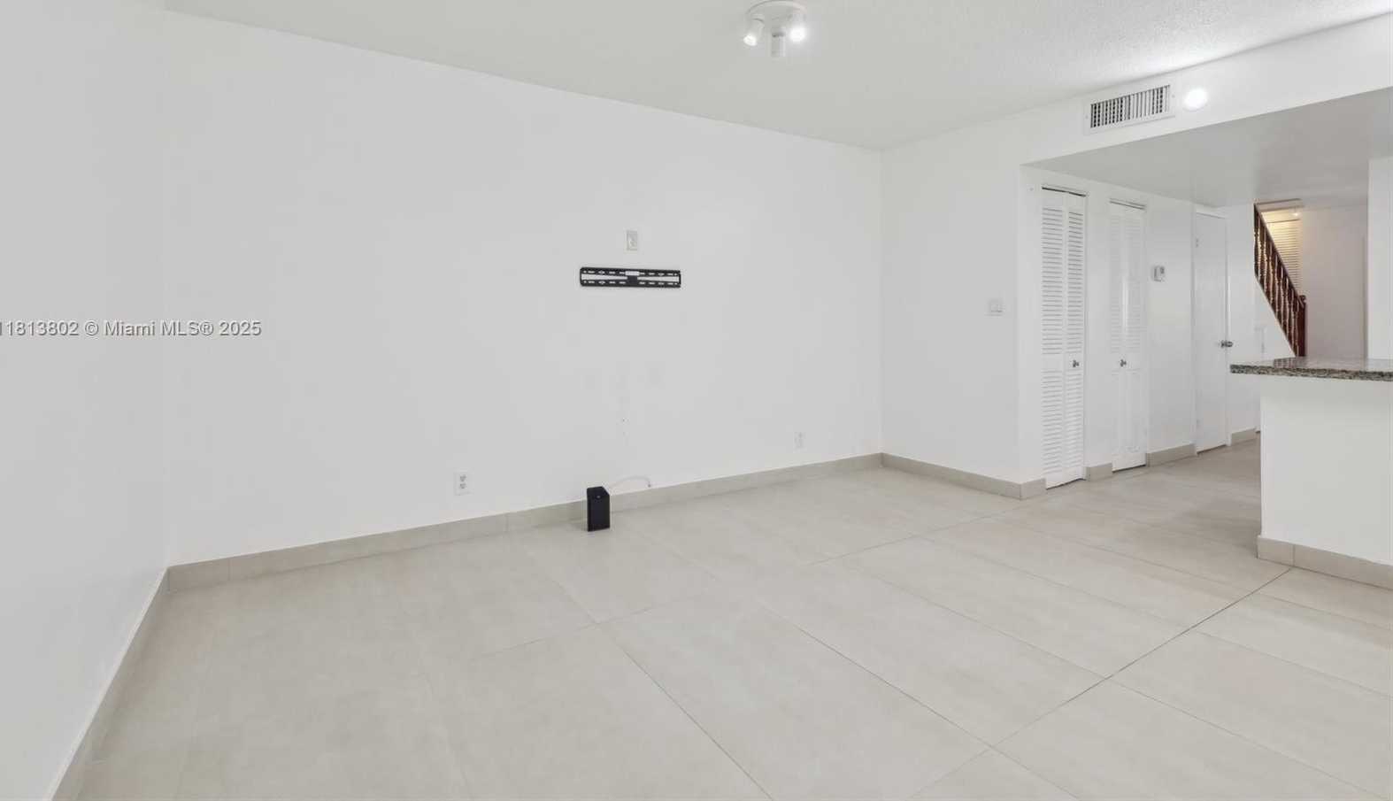 Small Image of 1951 ATLANTIC SHORES BLVD #14, Hallandale Beach Number 8