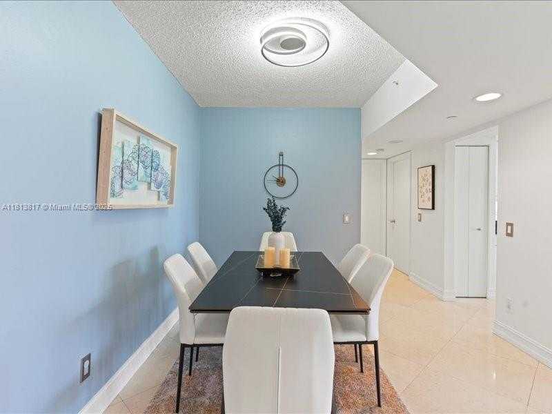 Small Image of 21055 YACHT CLUB DR #1007, Aventura Number 15