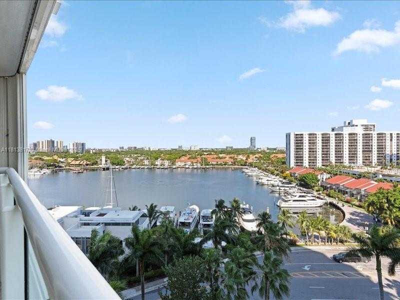 Small Image of 21055 YACHT CLUB DR #1007, Aventura Number 32
