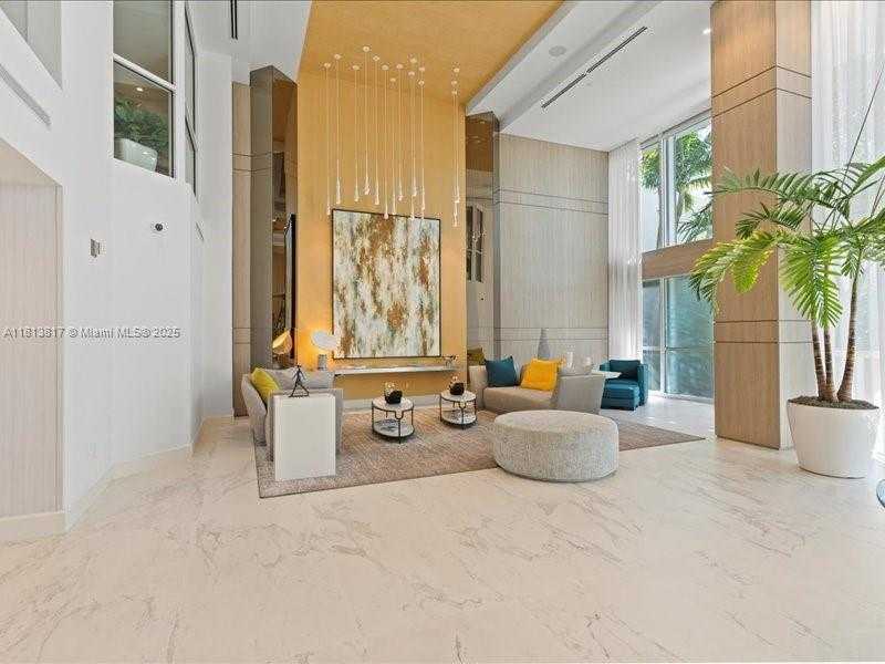 Small Image of 21055 YACHT CLUB DR #1007, Aventura Number 34