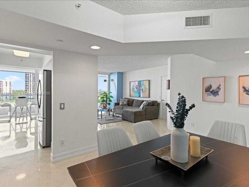 Small Image of 21055 YACHT CLUB DR #1007, Aventura Number 8