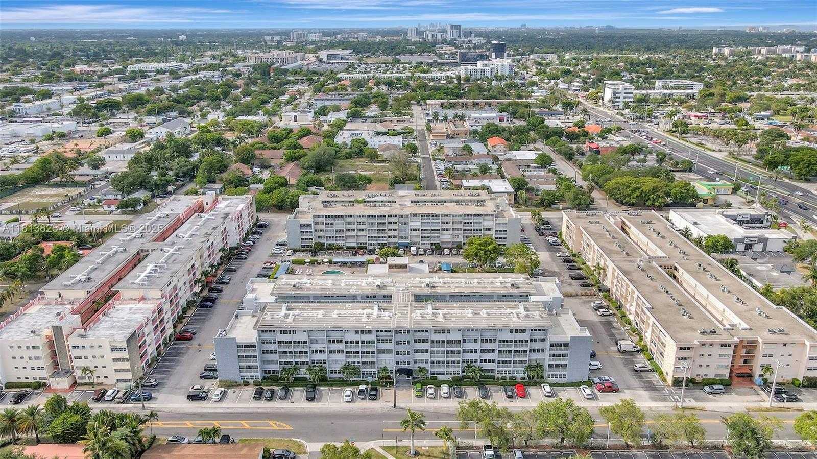 Small Image of 329 SOUTH EAST 3RD ST #103R, Hallandale Beach Number 33