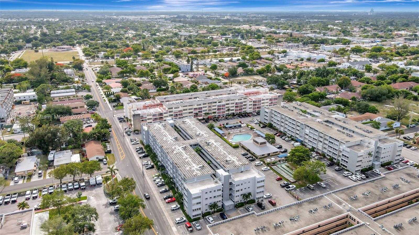 Small Image of 329 SOUTH EAST 3RD ST #103R, Hallandale Beach Number 34