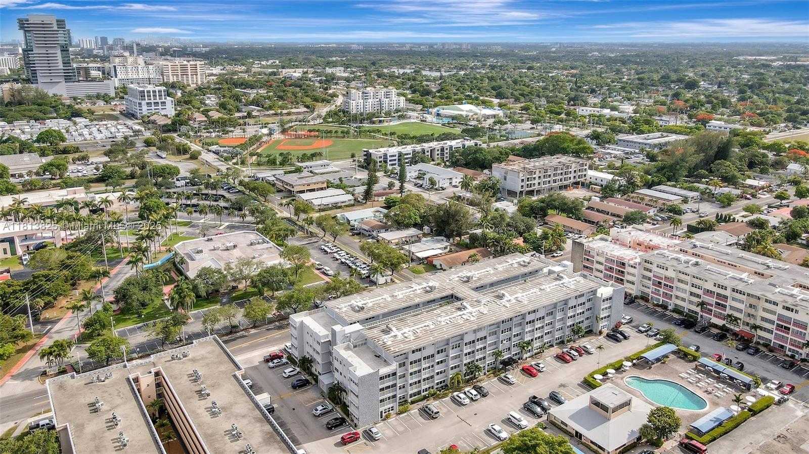 Small Image of 329 SOUTH EAST 3RD ST #103R, Hallandale Beach Number 35