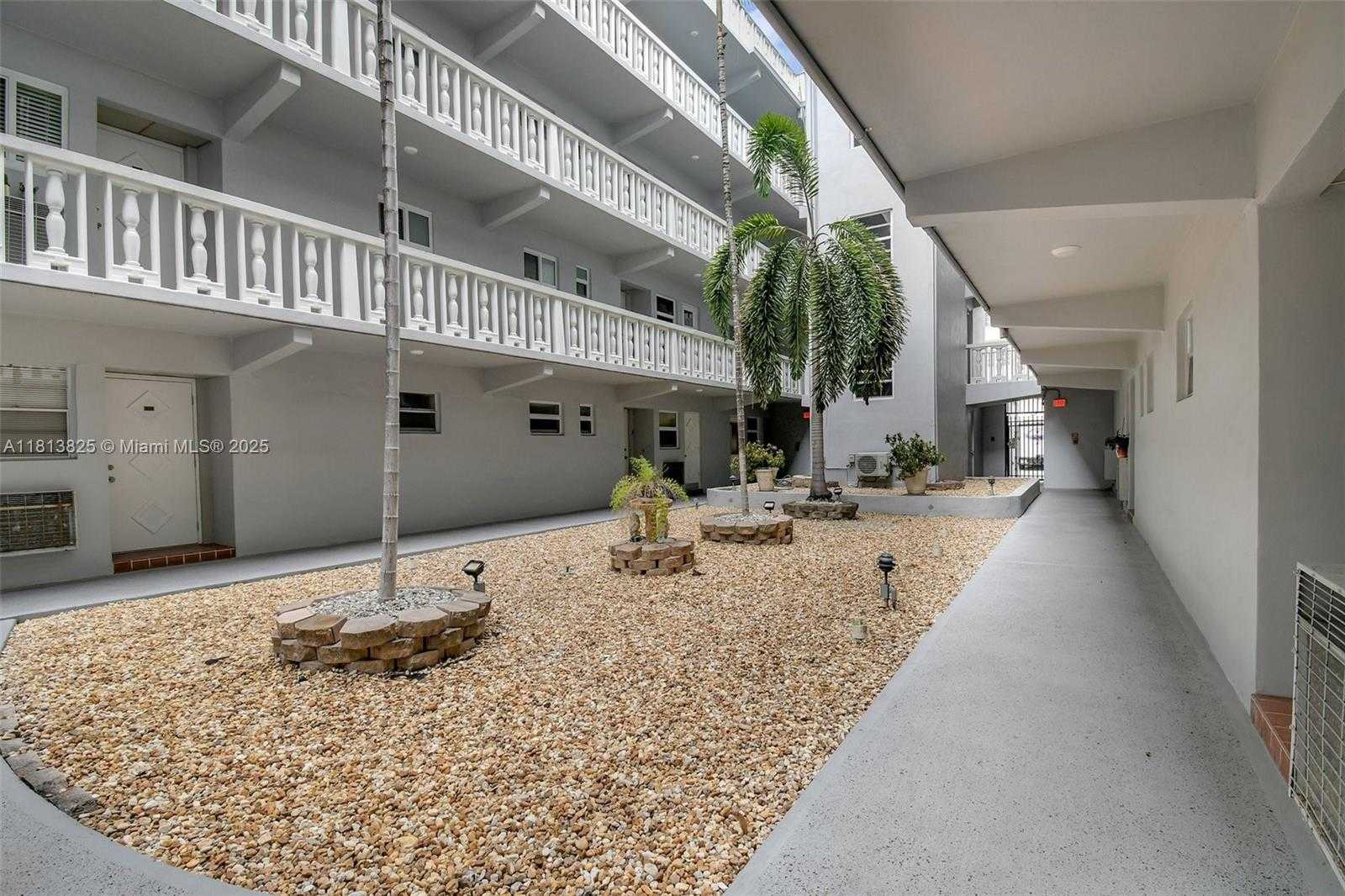 Small Image of 329 SOUTH EAST 3RD ST #103R, Hallandale Beach Number 6