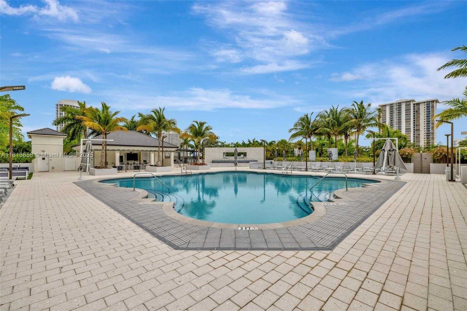 Small Image of 7000 ISLAND BLVD #1701, Aventura Number 48