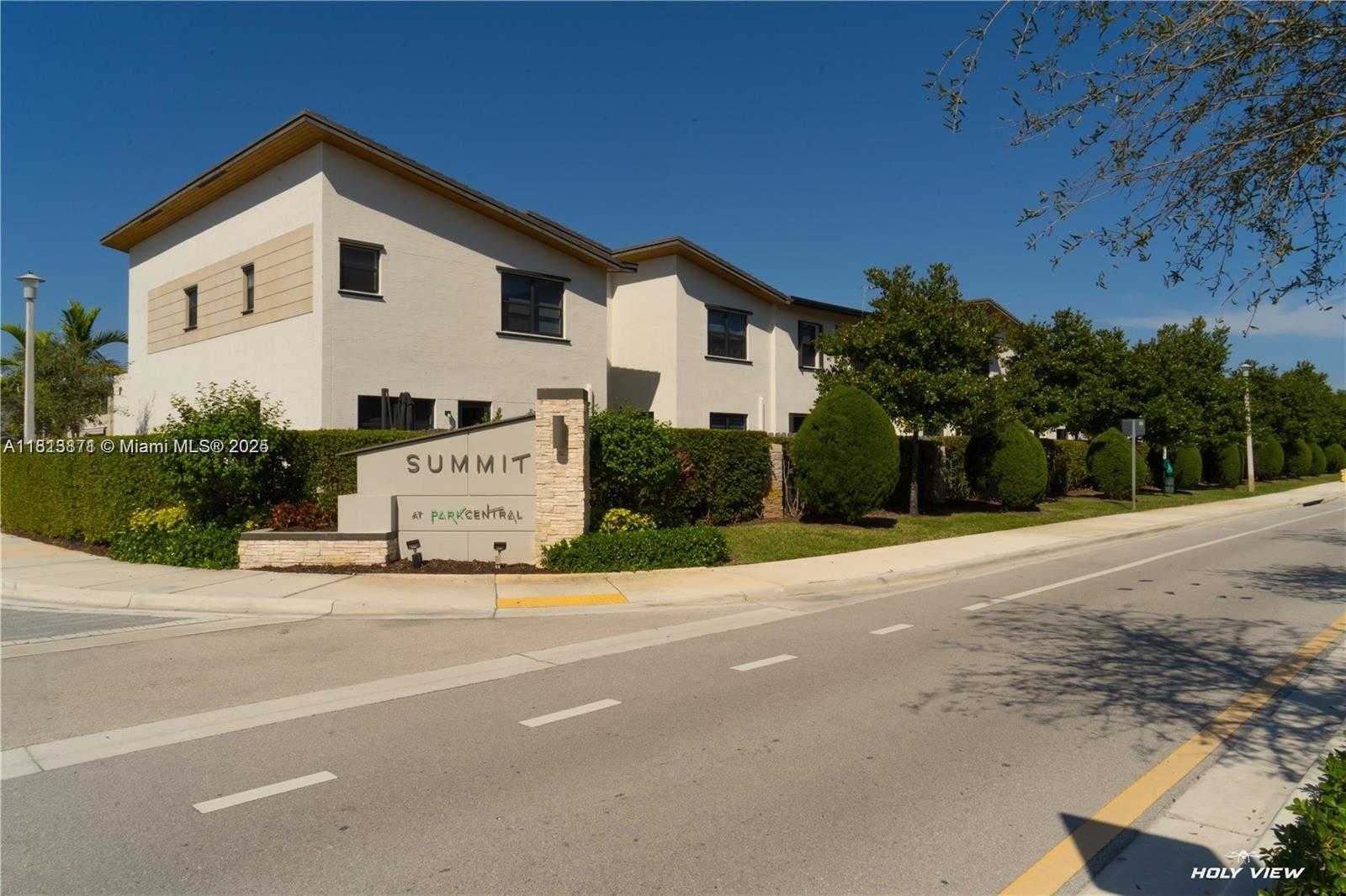 Small Image of 10435 NORTH WEST 79TH TER, Doral Number 7