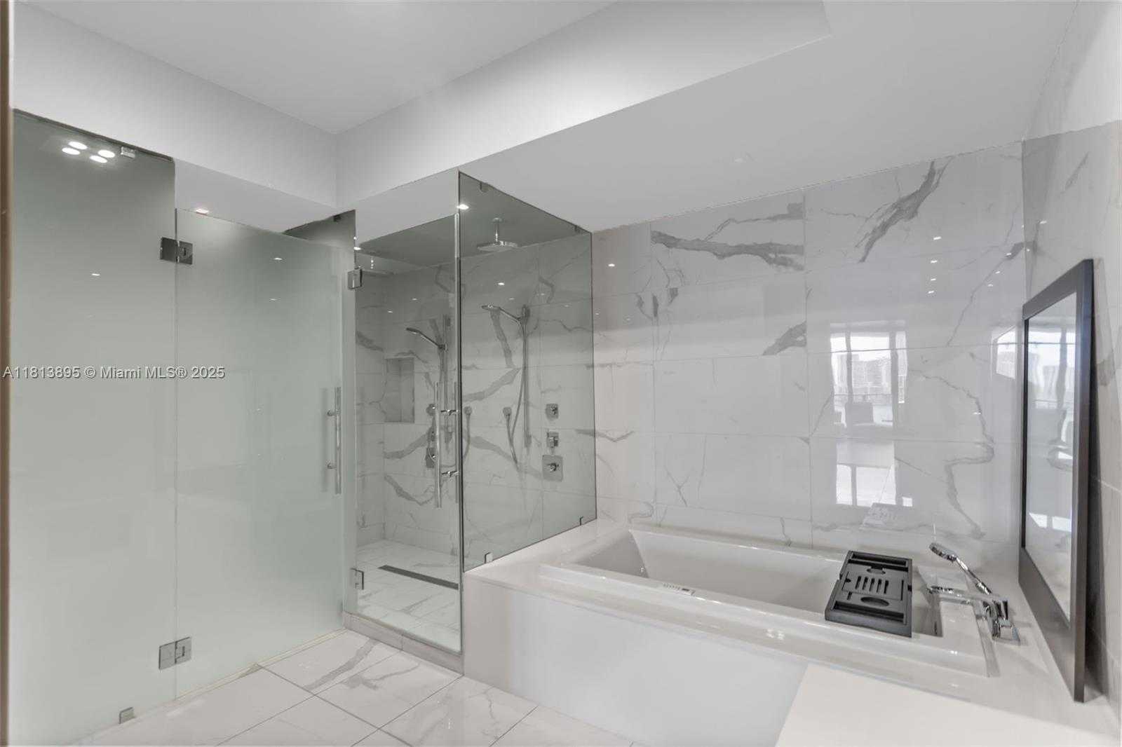 Small Image of 5000 ISLAND ESTATES DR #702, Aventura Number 9