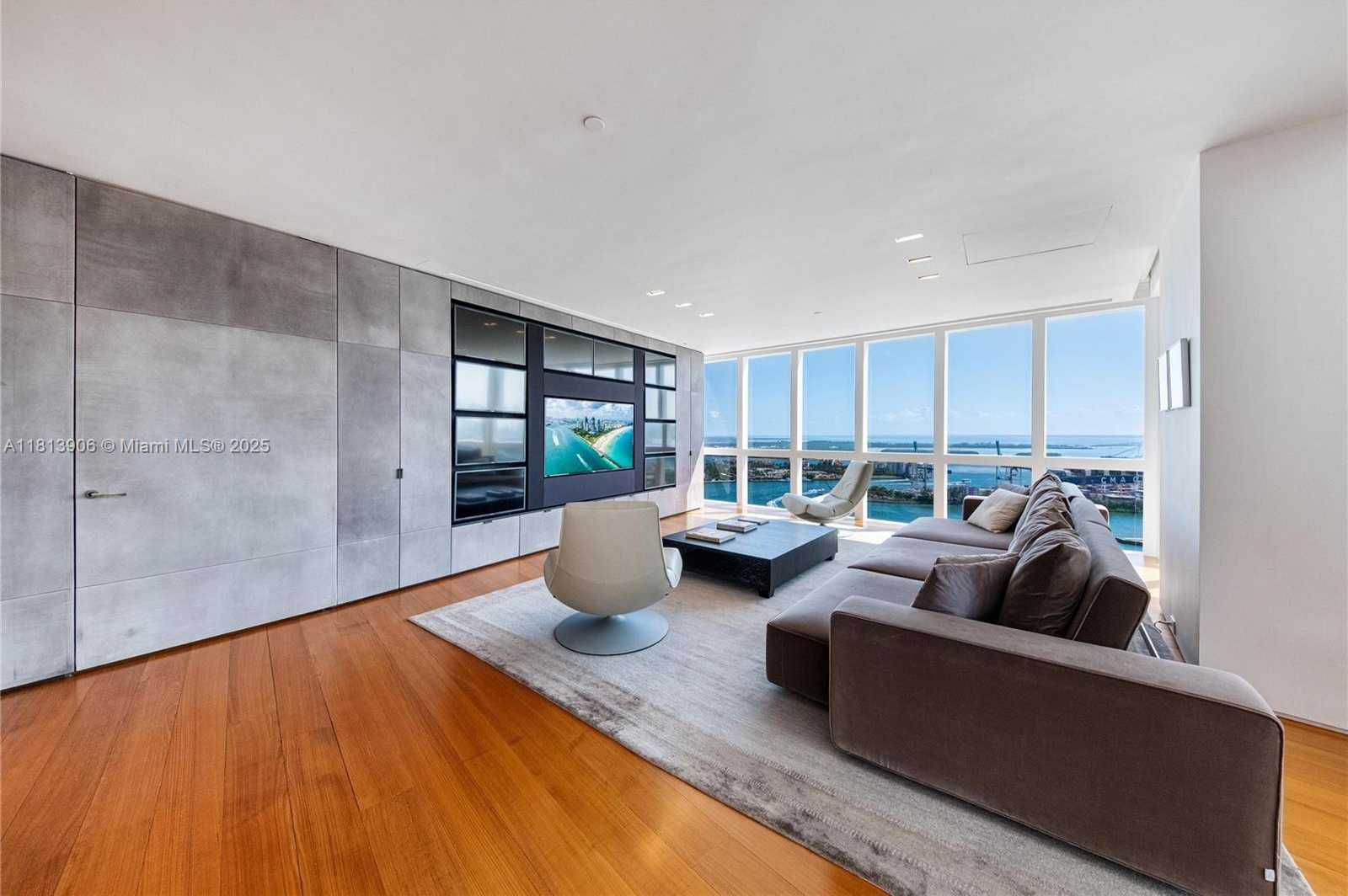 Small Image of 400 ALTON RD #PHA, Miami Beach Number 11