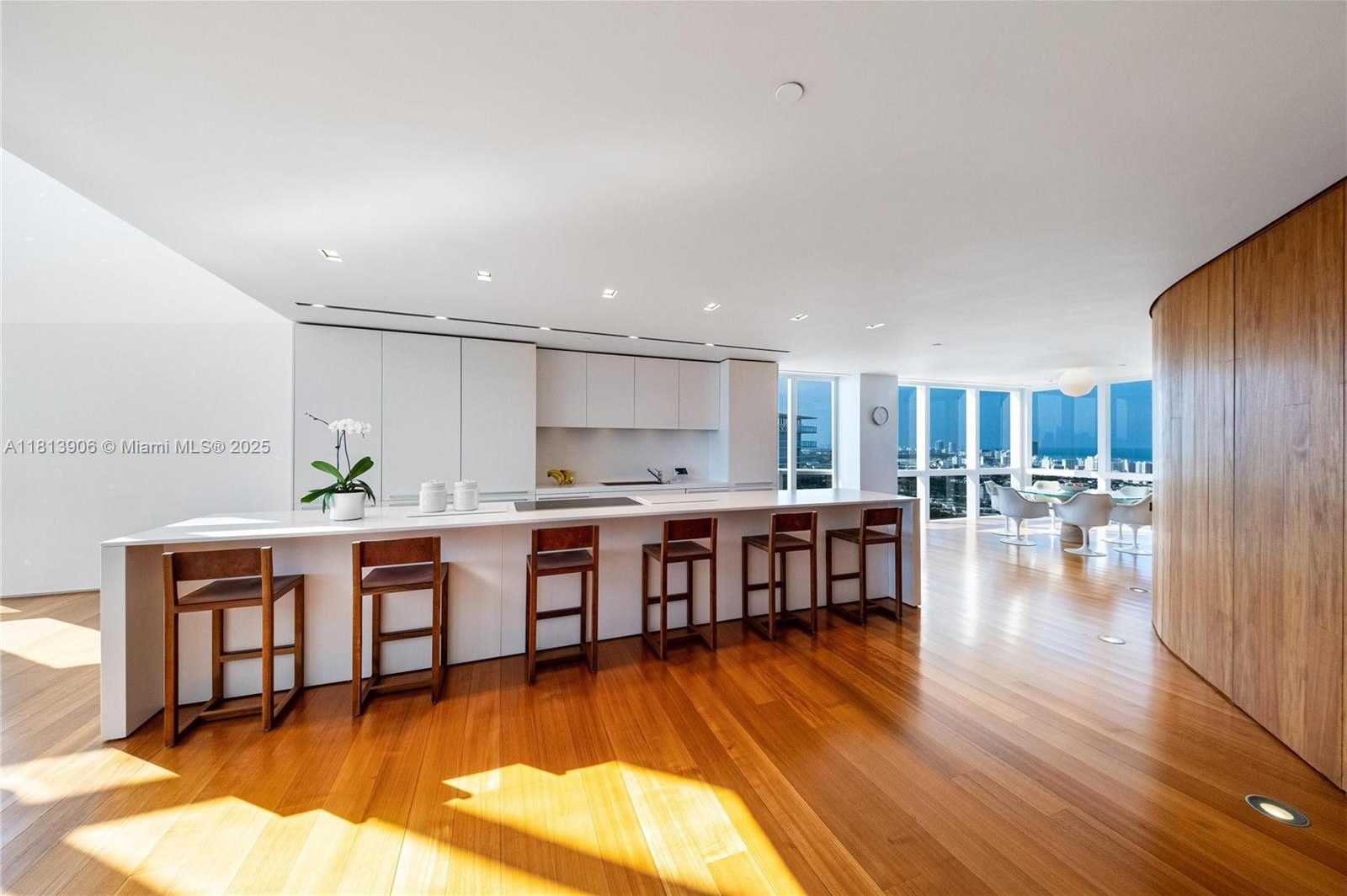 Small Image of 400 ALTON RD #PHA, Miami Beach Number 14