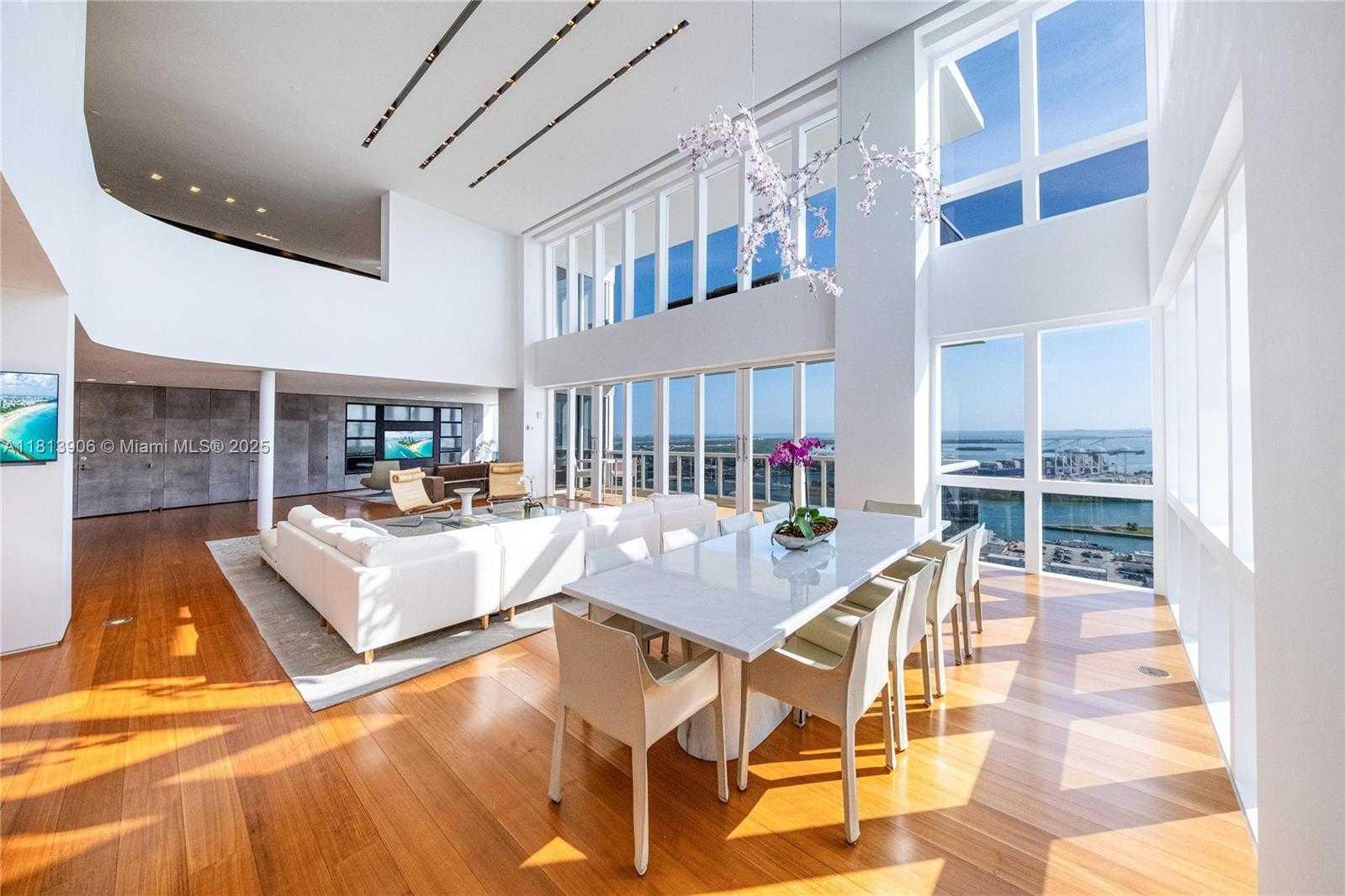 Small Image of 400 ALTON RD #PHA, Miami Beach Number 2