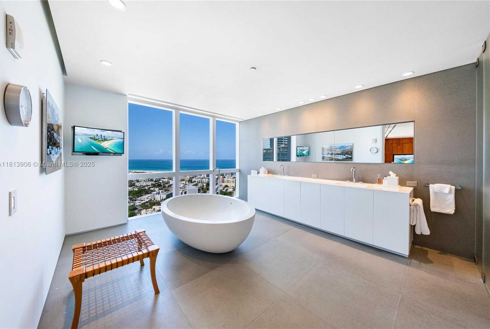 Small Image of 400 ALTON RD #PHA, Miami Beach Number 23