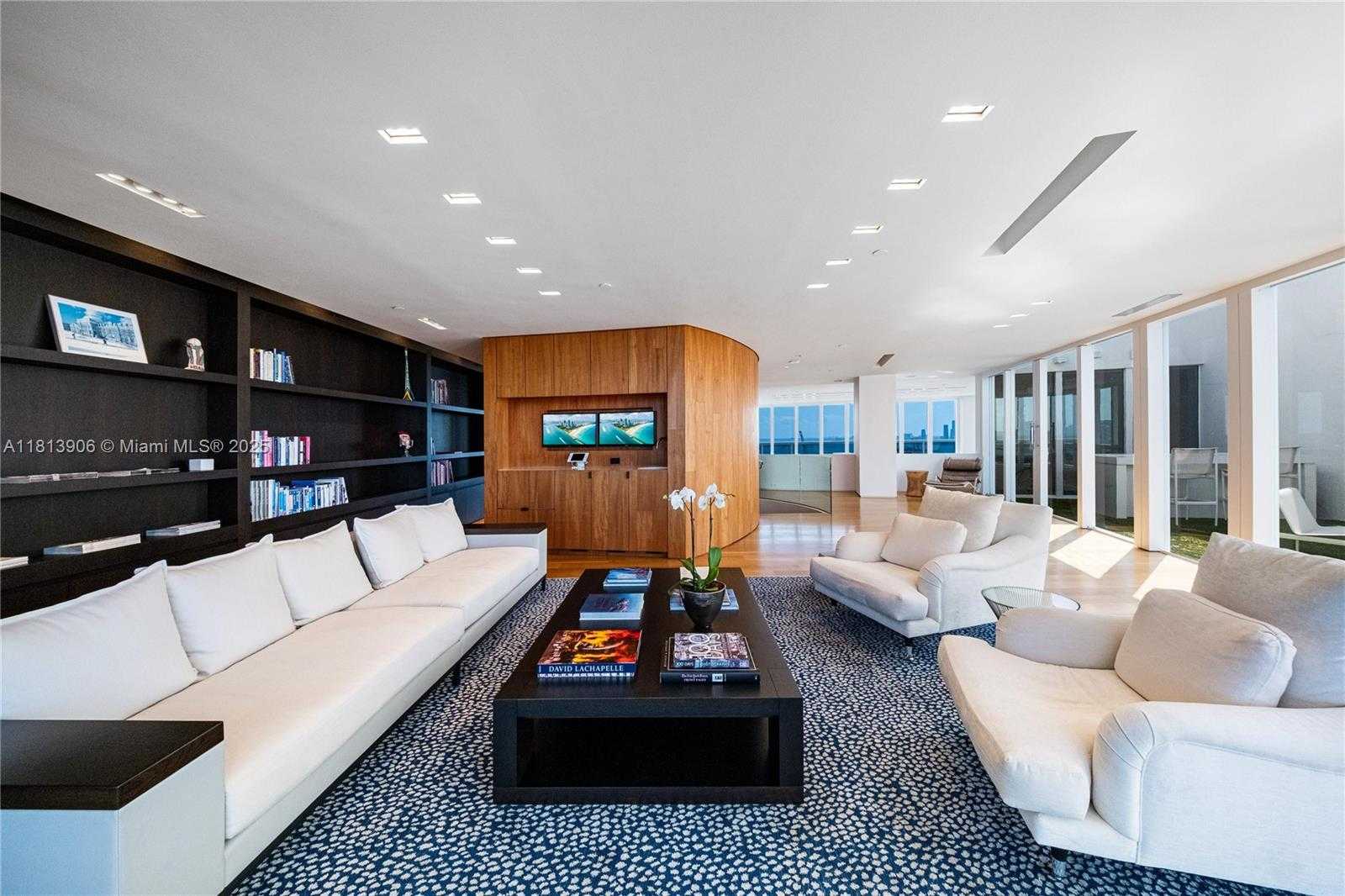 Small Image of 400 ALTON RD #PHA, Miami Beach Number 31