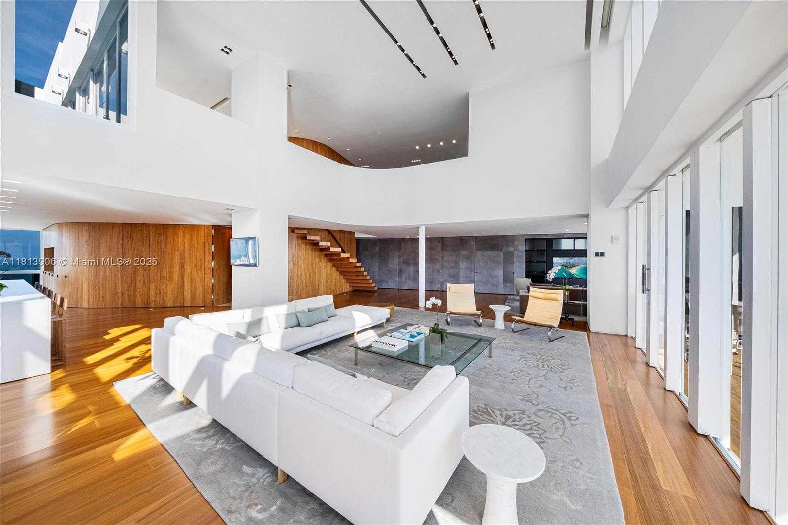 Small Image of 400 ALTON RD #PHA, Miami Beach Number 6
