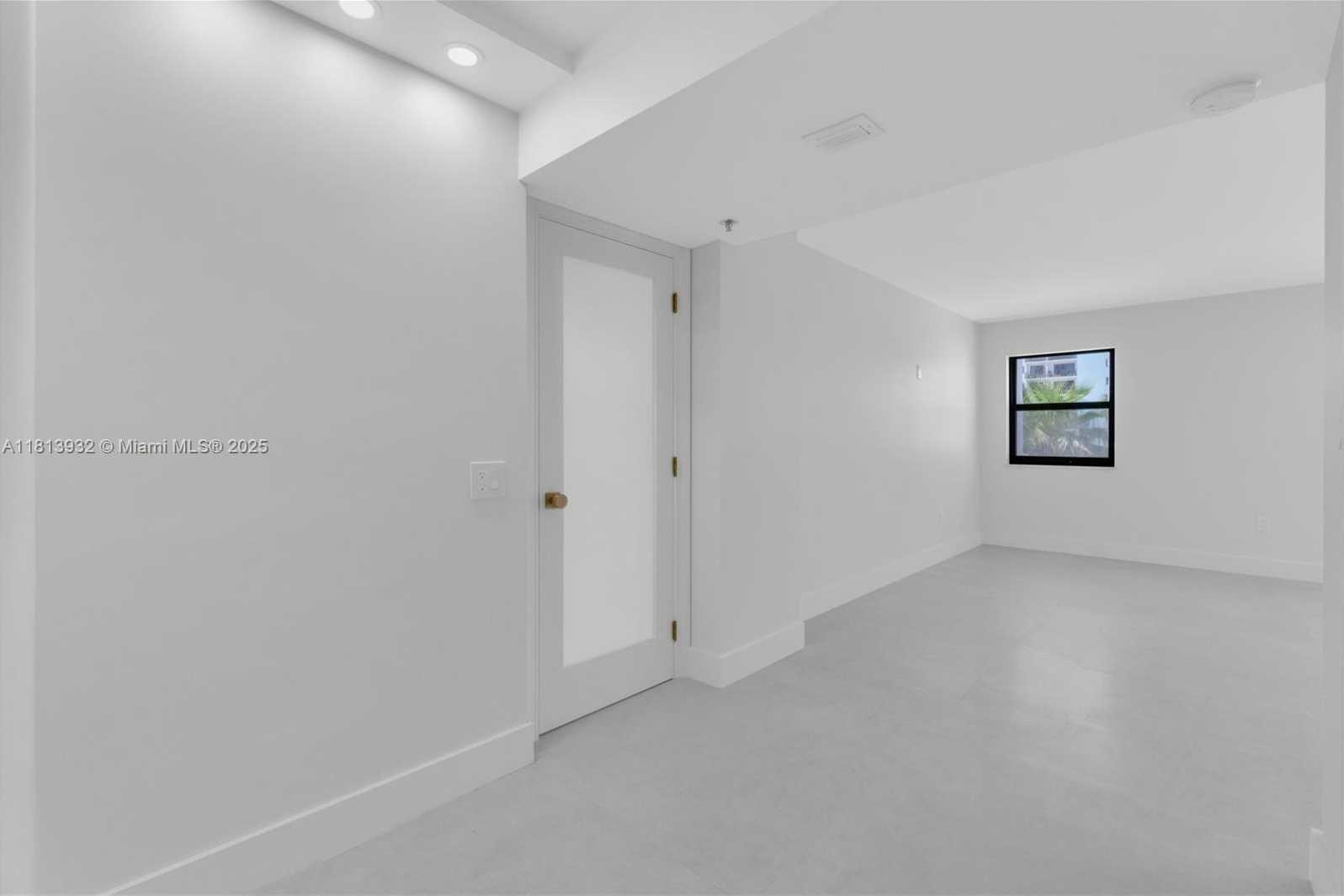 Small Image of 1201 SOUTH OCEAN DR #507S, Hollywood Number 17