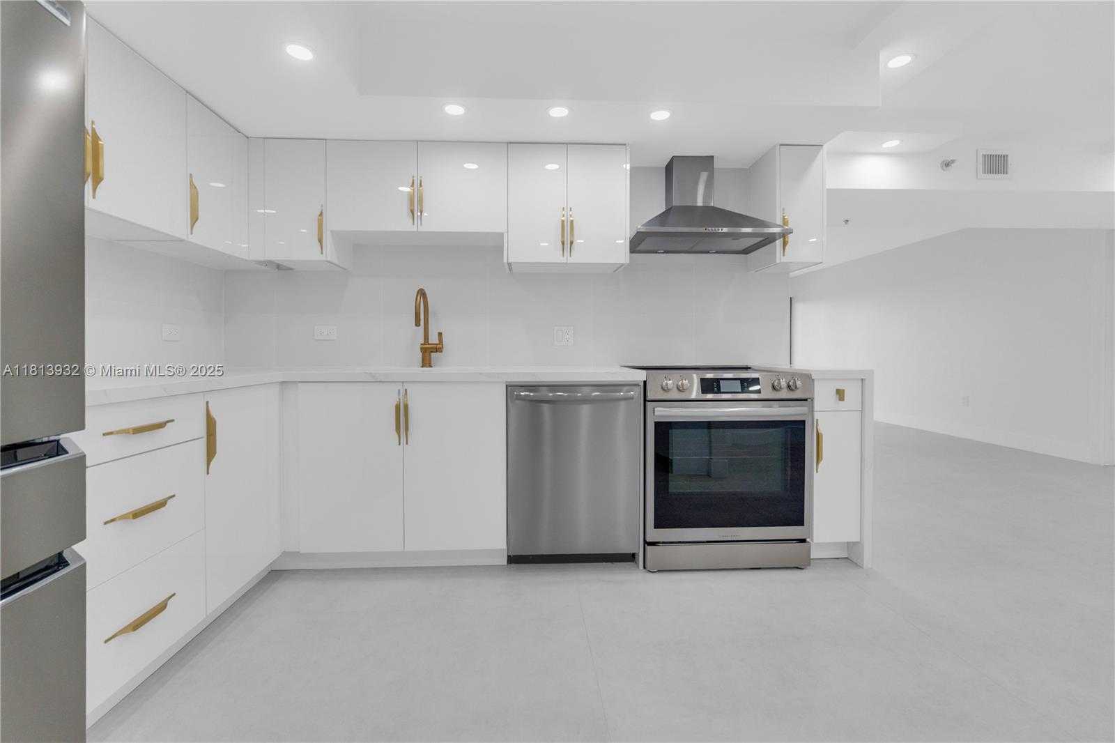 Small Image of 1201 SOUTH OCEAN DR #507S, Hollywood Number 3