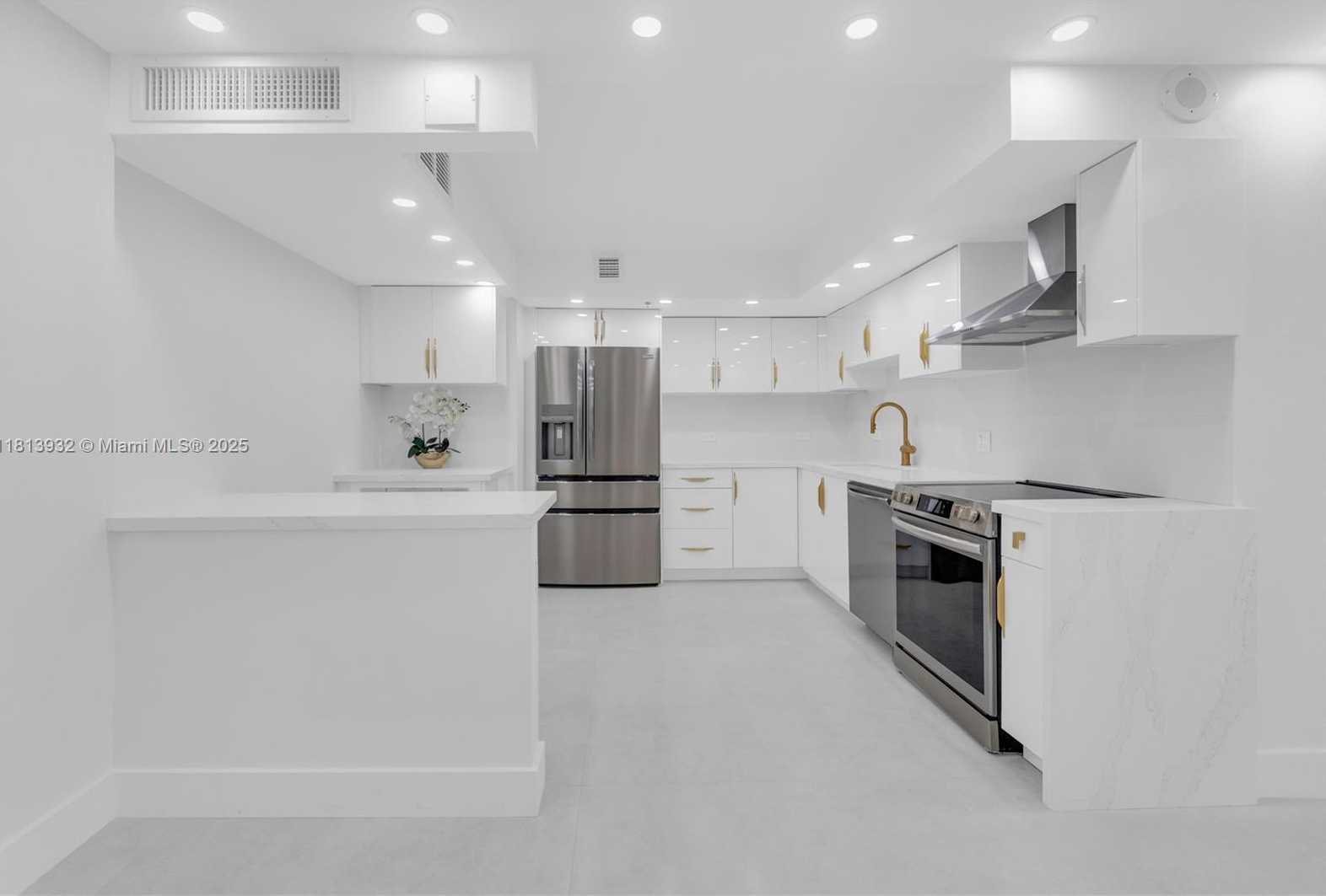 Small Image of 1201 SOUTH OCEAN DR #507S, Hollywood Number 4
