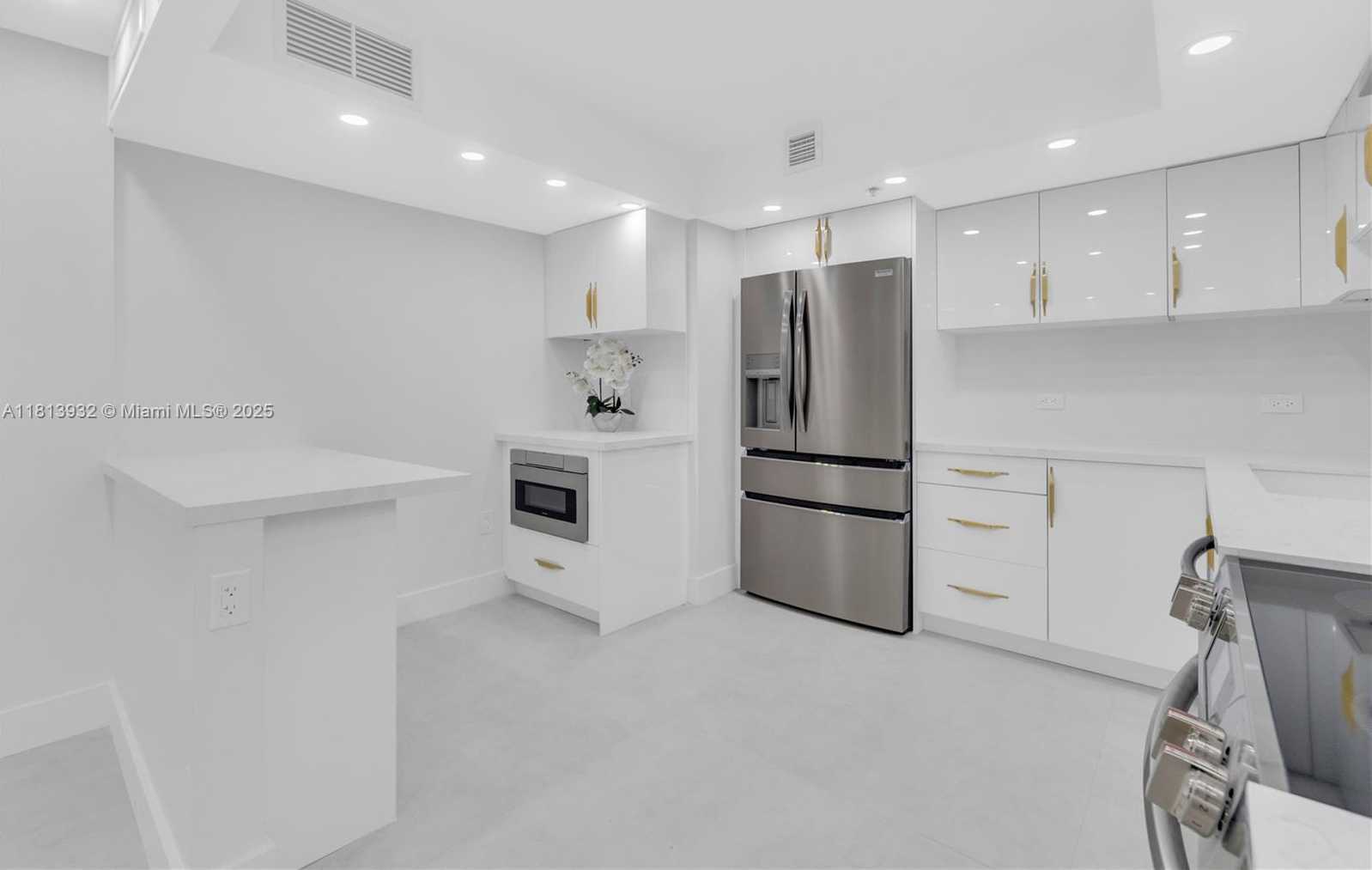 Small Image of 1201 SOUTH OCEAN DR #507S, Hollywood Number 5