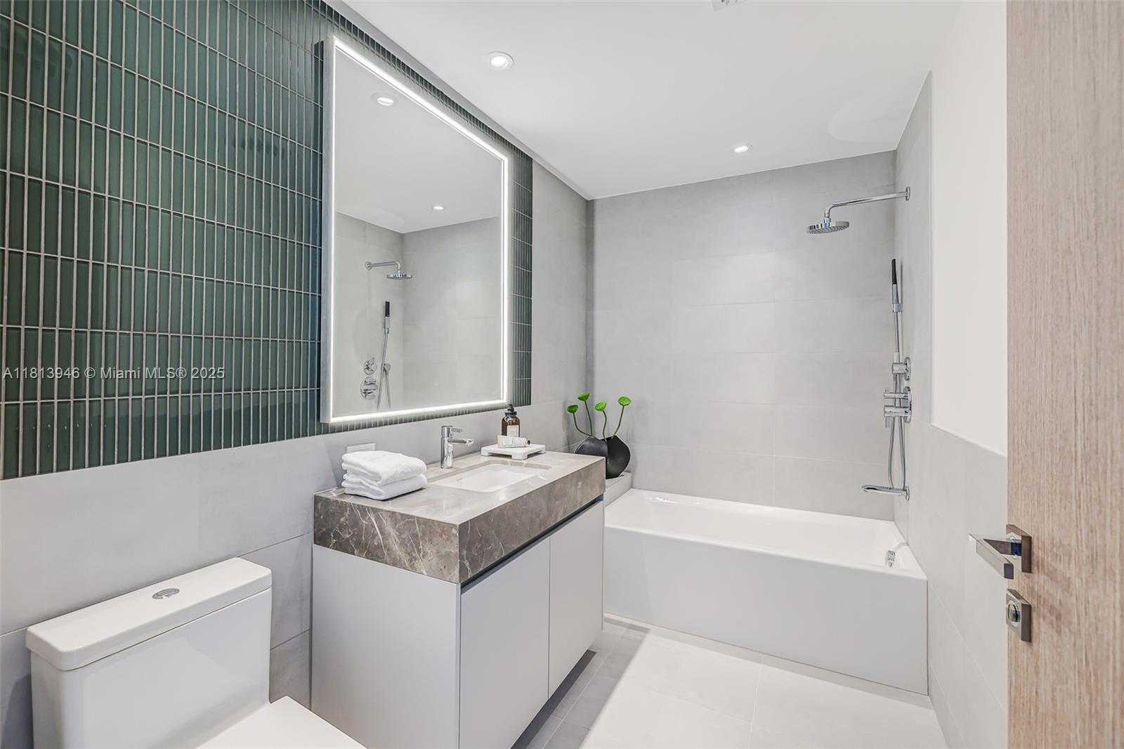Small Image of 500 ALTON ROAD #3603, Miami Beach Number 23