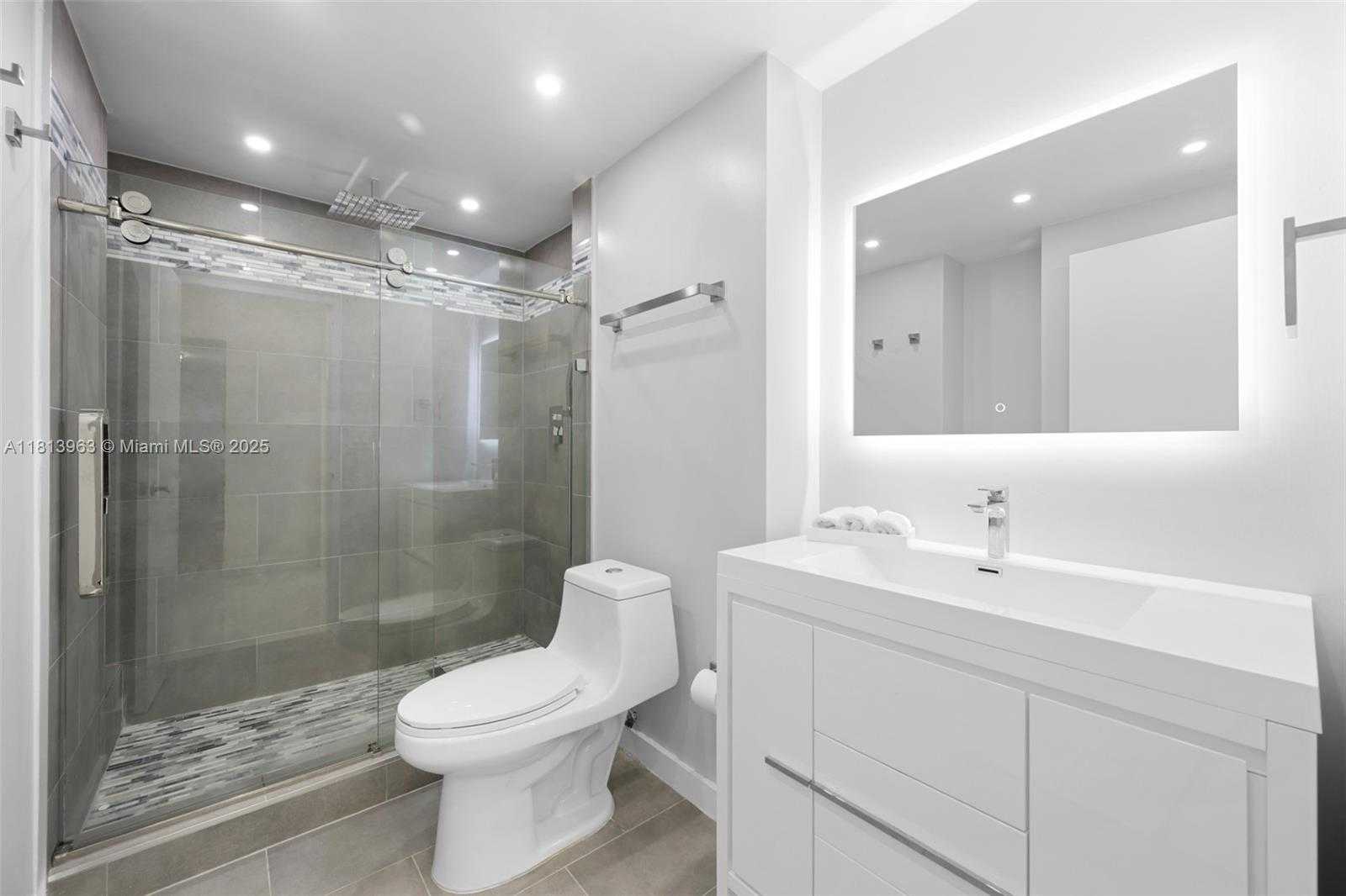 Small Image of 500 THREE ISLANDS BLVD #206, Hallandale Beach Number 14
