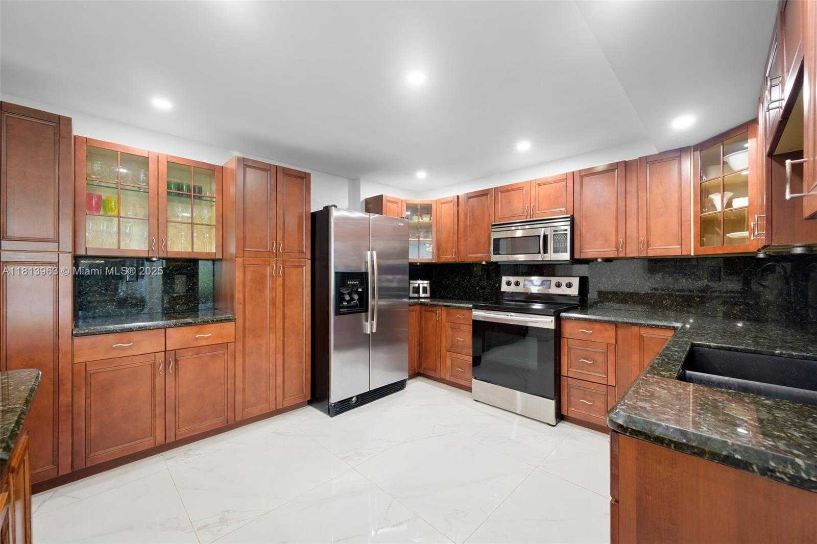 Small Image of 500 THREE ISLANDS BLVD #206, Hallandale Beach Number 3