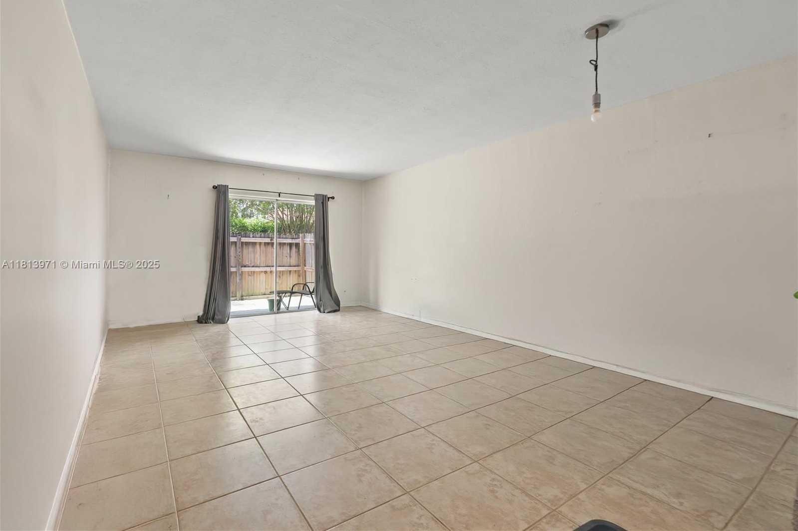 Small Image of 6711 NORTH KENDALL DR #505, Pinecrest Number 3
