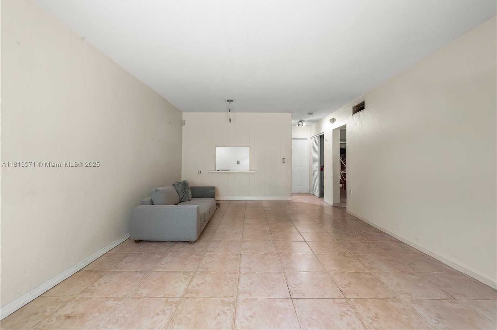 Small Image of 6711 NORTH KENDALL DR #505, Pinecrest Number 4